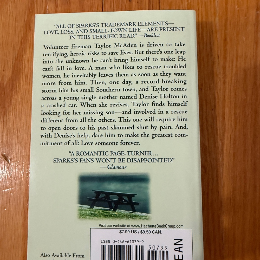 📚3 for $15📚 ‘The Rescue’ by Nicholas Sparks - Picture 2 of 2